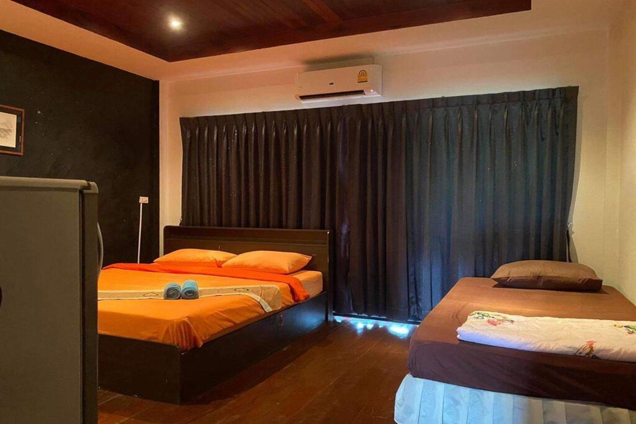 קו סמוי The Corner Transit Hostel מראה חיצוני תמונה