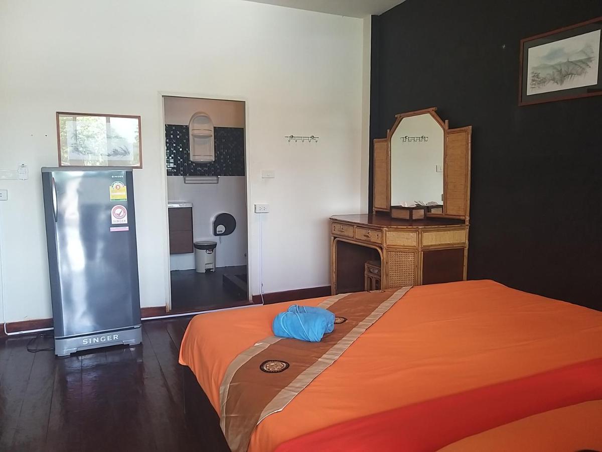 קו סמוי The Corner Transit Hostel מראה חיצוני תמונה