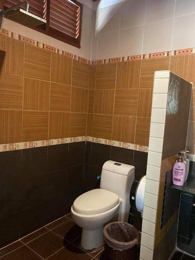 קו סמוי The Corner Transit Hostel מראה חיצוני תמונה