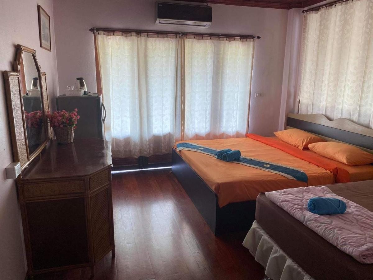 קו סמוי The Corner Transit Hostel מראה חיצוני תמונה